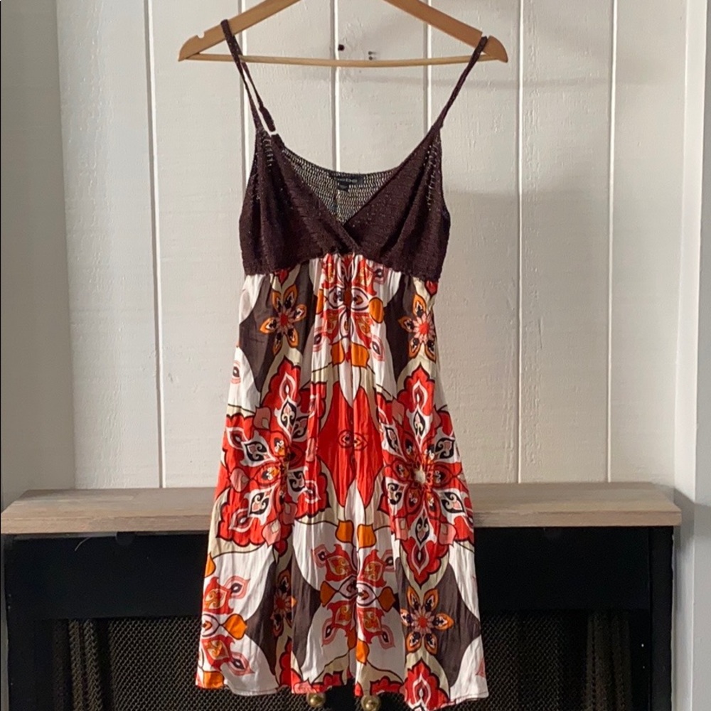 BEBE Brown Floral Print V-neck Dress